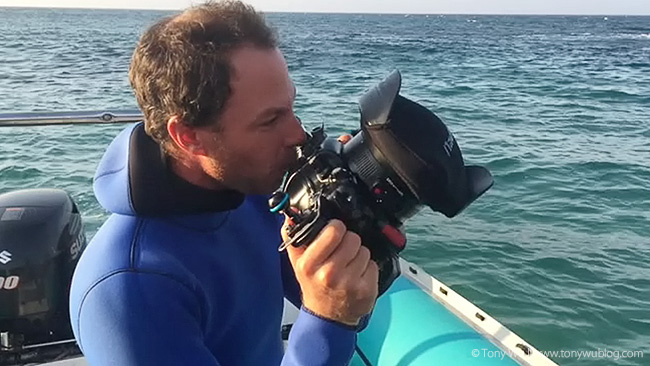 Steve Benjamin sucking Nauticam housing Steve Benjamin sucking Nauticam housing